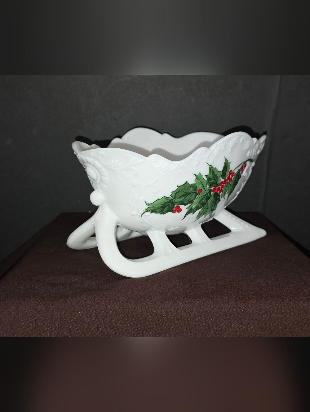 Westmoreland Glass Company hand-painted holly milk glass sleigh - Picture 2 of 10
